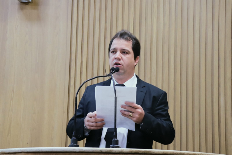 Vereador Sávio celebra instalação do novo tomógrafo no Huse e destaca ação social no Arraiá do Povo 2025