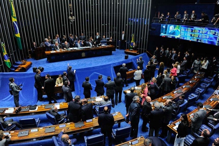 Deputados decidem manter proibição a reajuste de servidores públicos que atuam no combate à Covid-19. Saiba como votou os sergipanos