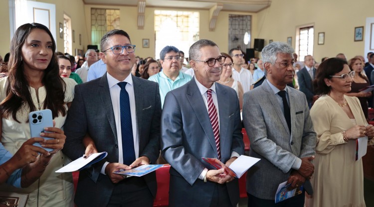 Governador Fábio Mitidieri participa de missa solene em celebração ao aniversário de 170 anos de Aracaju