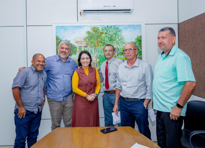 Prefeita Emília Corrêa atende pleito dos taxistas e estende prazo para regularização de alvarás