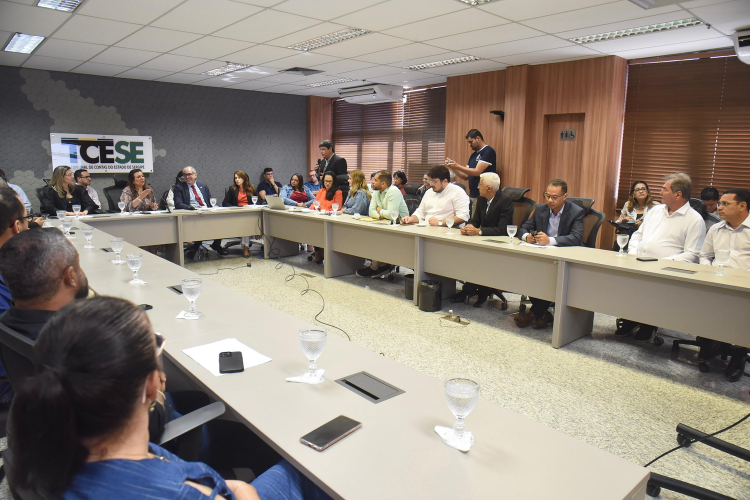 Integrantes do Pacto pela Educação reúnem-se com prefeituras para tratar sobre o fim das multisseriadas nas redes municipais de ensino