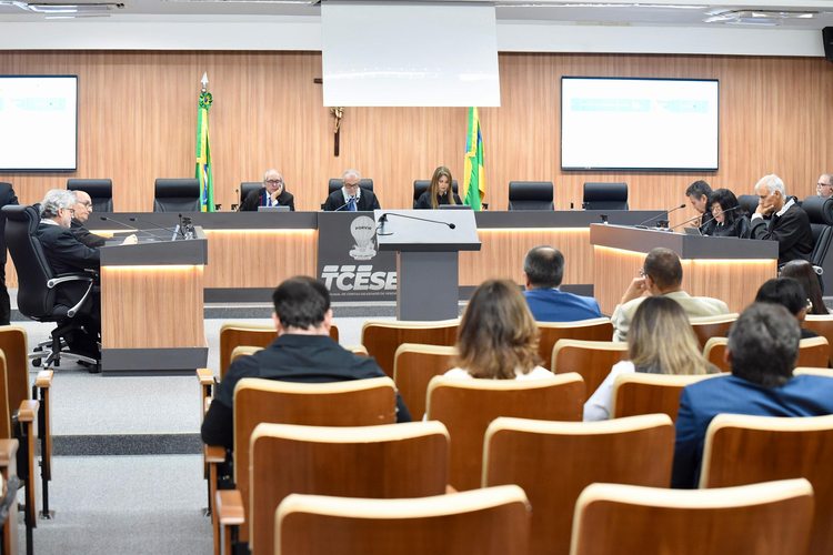 Pleno do TCE analisa 25 processos e protocolos