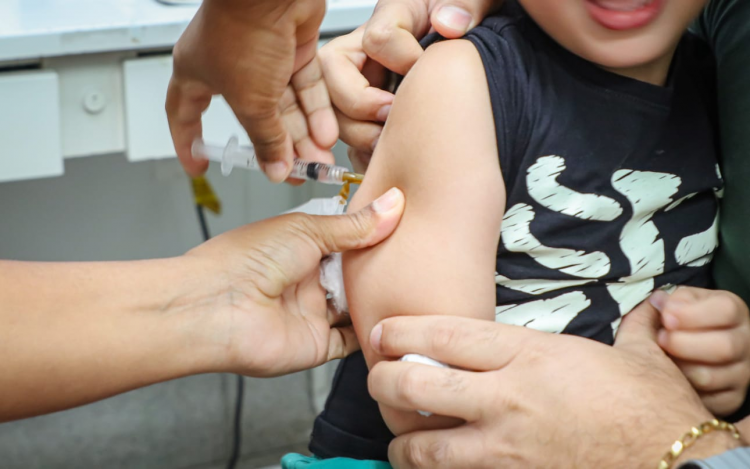 Governo do Estado mobiliza população para atualizar caderneta de vacinação de crianças e adolescentes