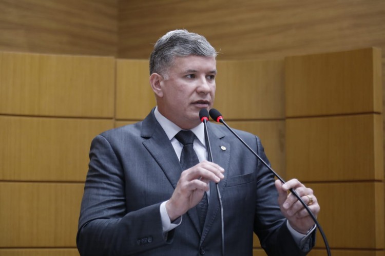 Leis de autoria do deputado Cristiano Cavalcante são sancionadas; saiba quais