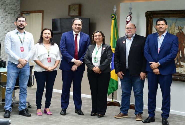 João Daniel sugere linhas de crédito para produtores rurais ao presidente do Banco do Nordeste