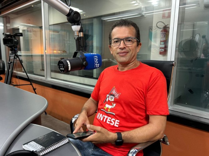 “O que o deputado está pedindo é que censure as escolas”, diz presidente do Sintese sobre PL de DonaTrampi contra debates ideológicos