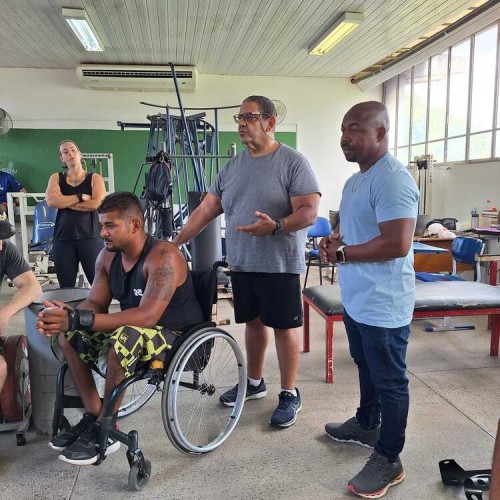Vereador Binho visita atletas paralímpicos e reforça apoio ao esporte