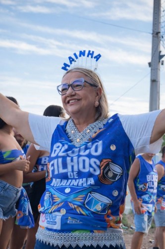 Bloco Filhos de Mainha arrasta multidão em Gararu
