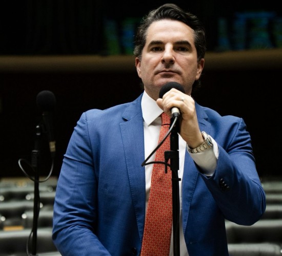 Gustinho rebate fake news e reafirma apoio ao fim da escala 6x1: “Sempre estive ao lado do trabalhador”