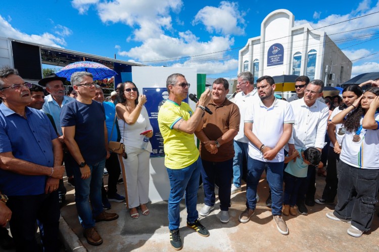 Governador entrega nova Rodovia SE-170 no médio sertão: “Duvidavam que a rodovia fosse ficar bem feita”