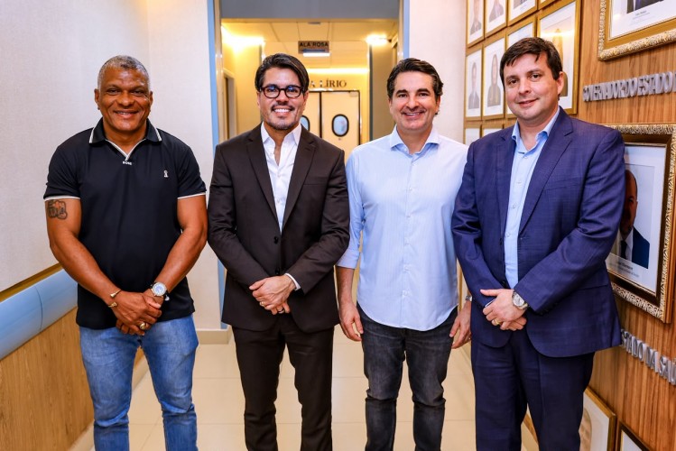 Gustinho visita Hospital Santa Isabel e reforça compromisso com a saúde de Sergipe
