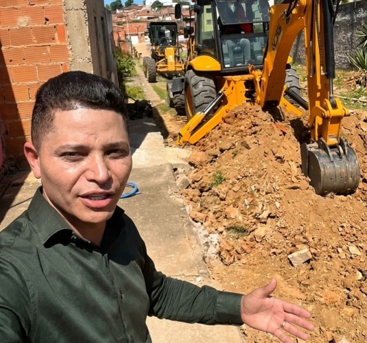 Vereador Soneca garante avanço de obras históricas de infraestrutura no Olaria