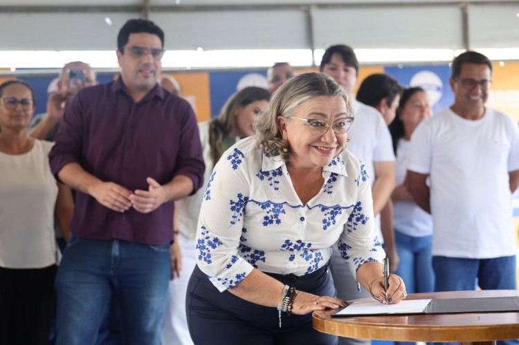 Zete de Janjão e governador inauguram escola e assinam ordens de serviços em Gararu